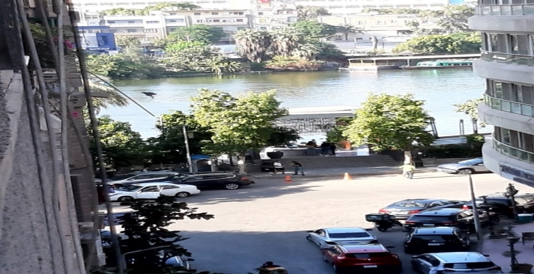 شقة للبيع -  في الزمالك - شارع رئيسي