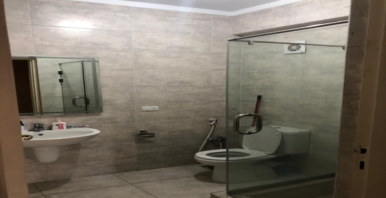 شقه للبيع بميدان لبنان بالفرش