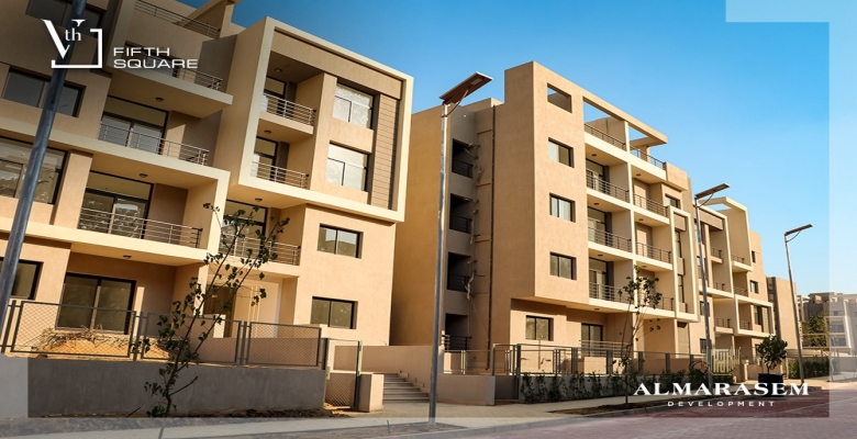 شقة تشطيب سوبر لوكس للبيع في كمبوند Fifth Square في التجمع الخامس – شارع التسعين الشمالي بمقدم 10%