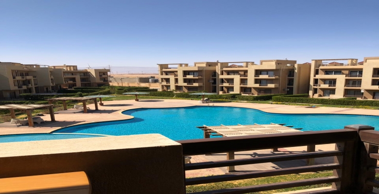 شاليه بالرووف بلو باي مرسيليا السخنه على حمام السباحة Blue Bay Sokhna