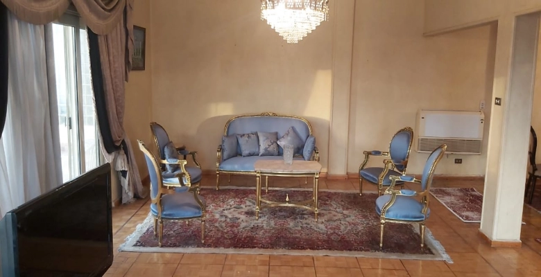 شقة مفروشة للبيع أو للايجار بالزمالك -  في ارقي شوارع  في منطقة الزمالك بجوار البنك -اطلالة عالي النيل ا