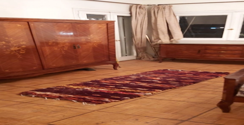 شقة مفروشة للبيع أو للايجار بالزمالك -  في ارقي شوارع  في منطقة الزمالك بجوار البنك -اطلالة عالي النيل ا