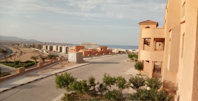 شاليه للبيع في قريه امباير ريزورت العين السخنه