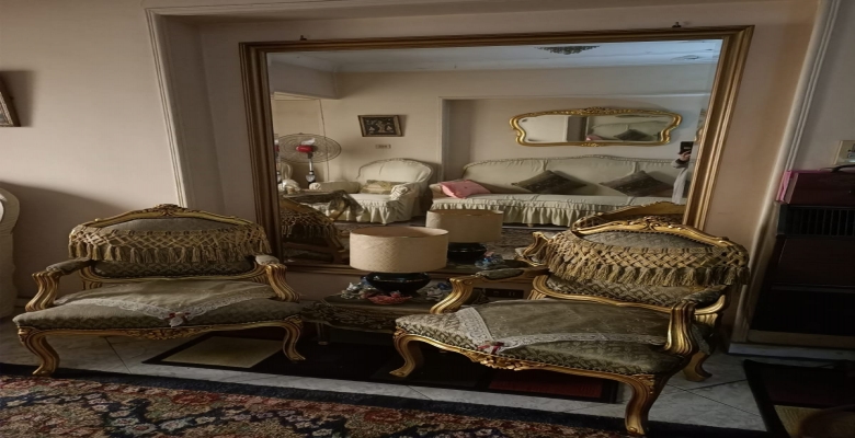 شقة للبيع بالزمالك شارع 26 يوليو 130م | بسعر مميز من Algomhoria