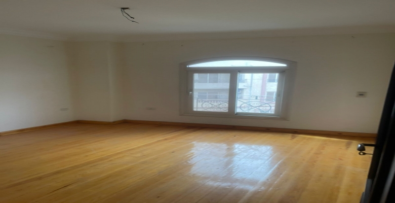 شقه للبيع فى الشيخ زايد