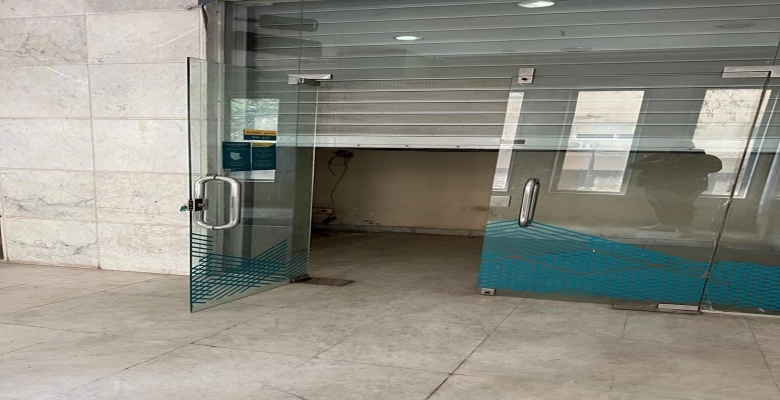 مقر بنك سابق -امام جنينة الاسماك في الزمالك /  Former bank headquarters located in front of the Fish Garden in Zamalek