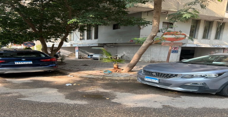 مقر بنك سابق -امام جنينة الاسماك في الزمالك /  Former bank headquarters located in front of the Fish Garden in Zamalek