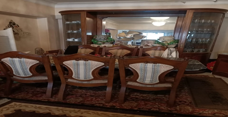 شقة للبيع بالزمالك شارع 26 يوليو 130م | بسعر مميز من Algomhoria