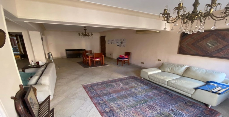 شقة للايجار بشارع يثرب - المهندسين /