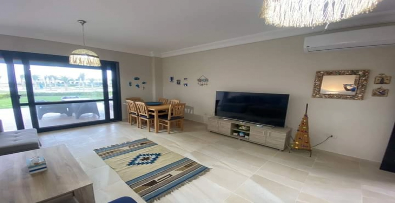 شاليه للايجار في لافيستا راس الحكمة - / A chalet for rent in La Vista ras Al Hikma -