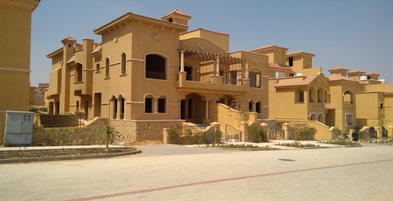 فيلا دوبلكس للبيع بالتجمع الخامس - القاهرة / A duplex villa is for sale in the Fifth Settlement in Cairo