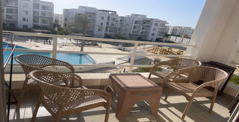 شاليه للايجار في أمواج - الساحل الشمالي / A chalet is available for rent in Amwaj - North Coast