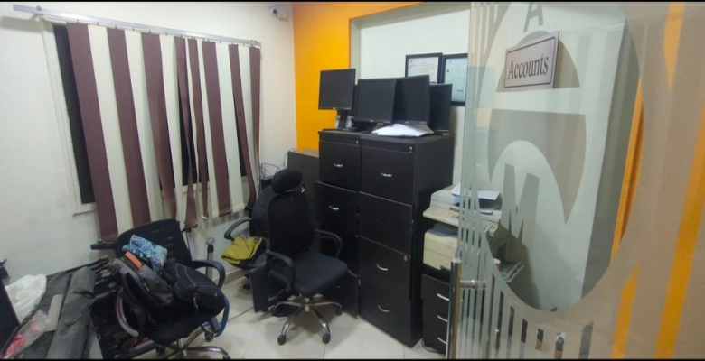 شقة للبيع  شارع أمين الرافعي - الدقي /algomhoria