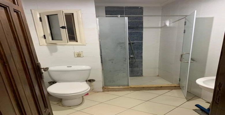 شاليه استديو للايجار في لازوردي باي - الساحل الشمالي /  A studio chalet is available for rent in Lazurde Bay, North Coast