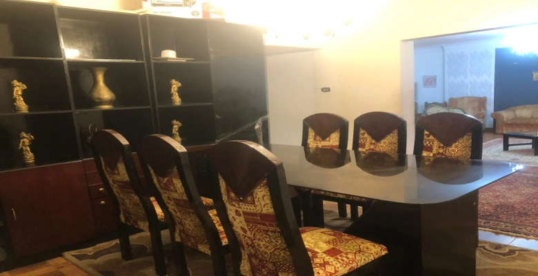 شقة للايجار علي شارع شهاب الرئيسي بالمهندسين.Apartment for rent on the main Shehab Street in Mohandiseen