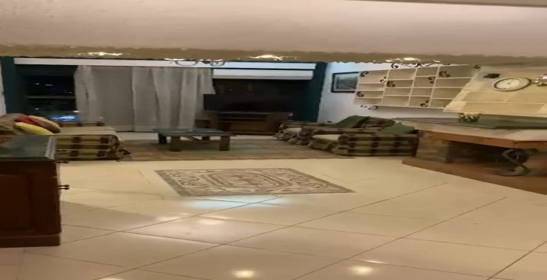 شقه للايجار علي النيل مباشرة بالزمالك.Apartment for rent directly on the Nile in Zamalek.