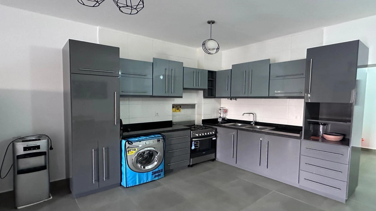 شالية للايجار 3 غرف اراضي بالحديقة  في قرية امواج الساحل الشمالي