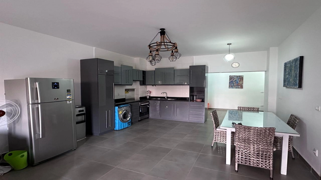 شالية للايجار 3 غرف اراضي بالحديقة  في قرية امواج الساحل الشمالي