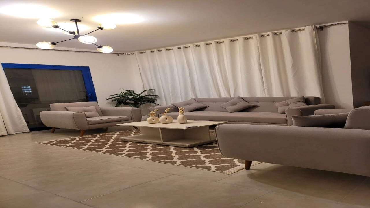 شالية 2 غ للايجار-- في جيريك (مراسي ) -- الساحل الشمالي