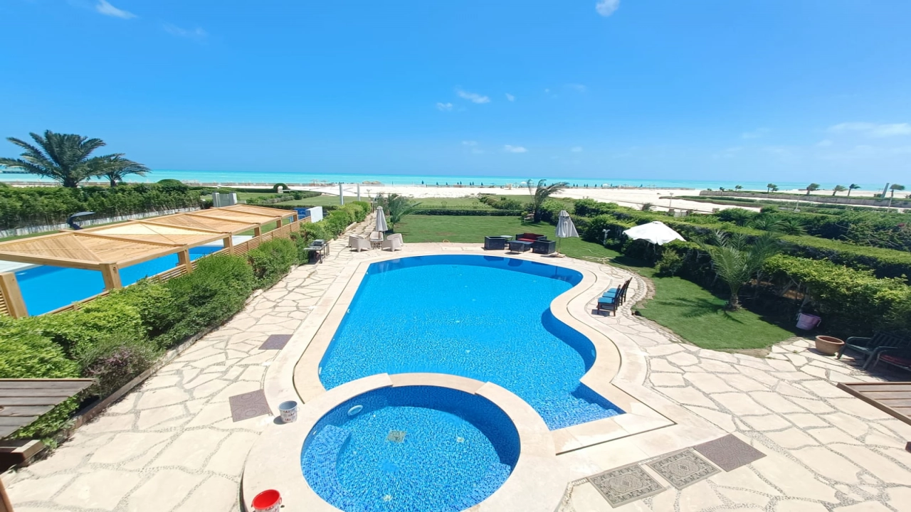 فيلا للإيجار في مارينا الساحل الشمالي 6 غرف نوم