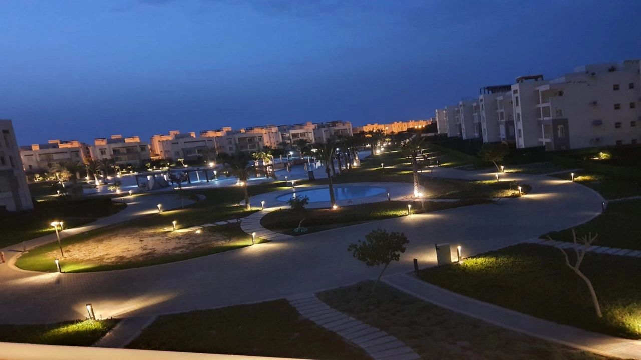 شالية غرفتين للايجار بقرية أمواج الساحل الشمالي