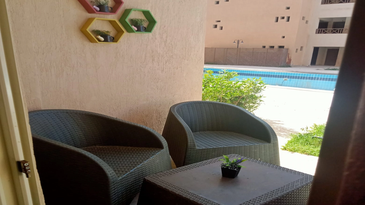 شالية للإيجار في قرية ديمورا الساحل الشمالي غرفتين