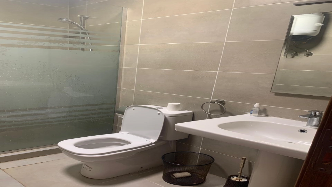 شالية 3غرف نوم للبيع في قرية أمواج بالساحل الشمالي