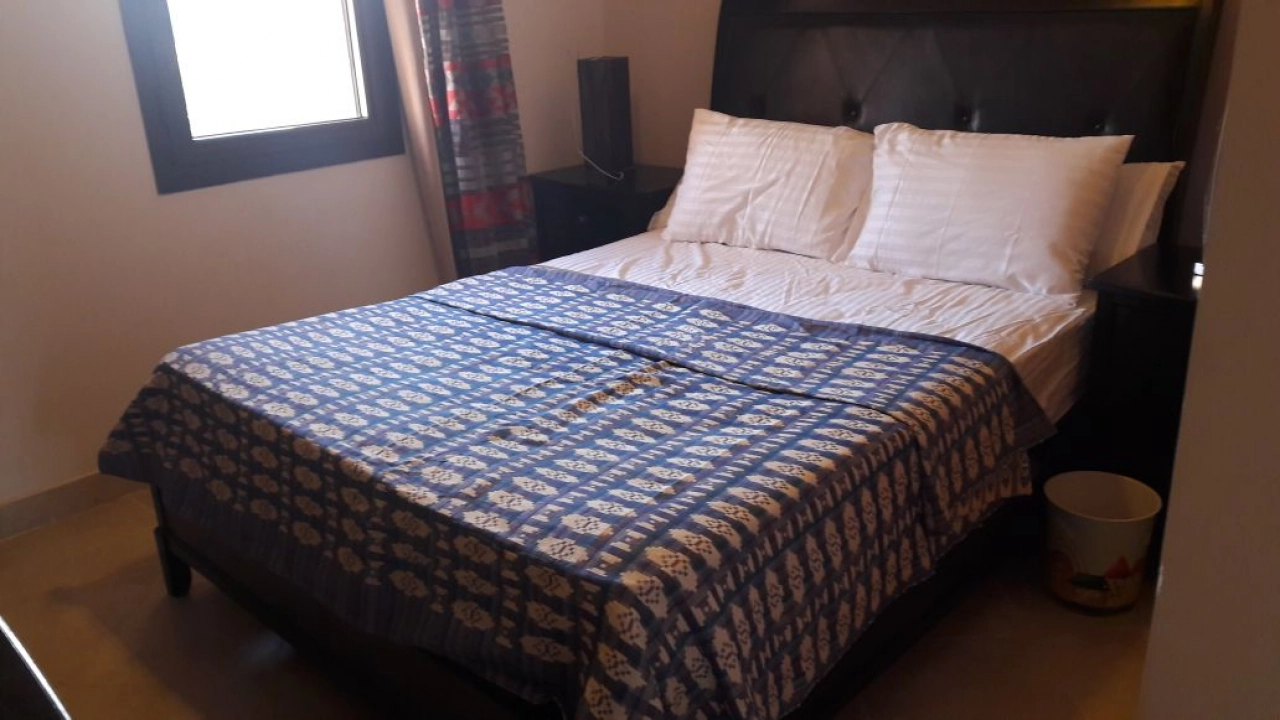 فيلا للايجار - في الساحل الشمالي - بمراسي ( فيرونا ) 5 غرف