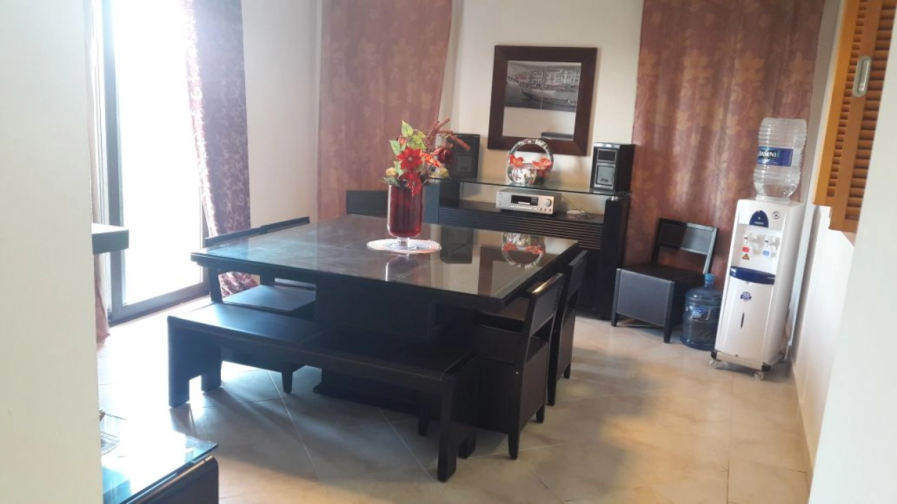 فيلا للايجار - في الساحل الشمالي - بمراسي ( فيرونا ) 5 غرف