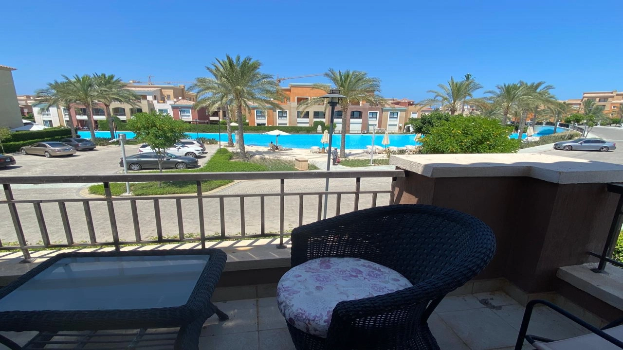 بنتهوس 2 غرفة للأيجار بالساحل الشمالي بقرية مراسي (فيردي)