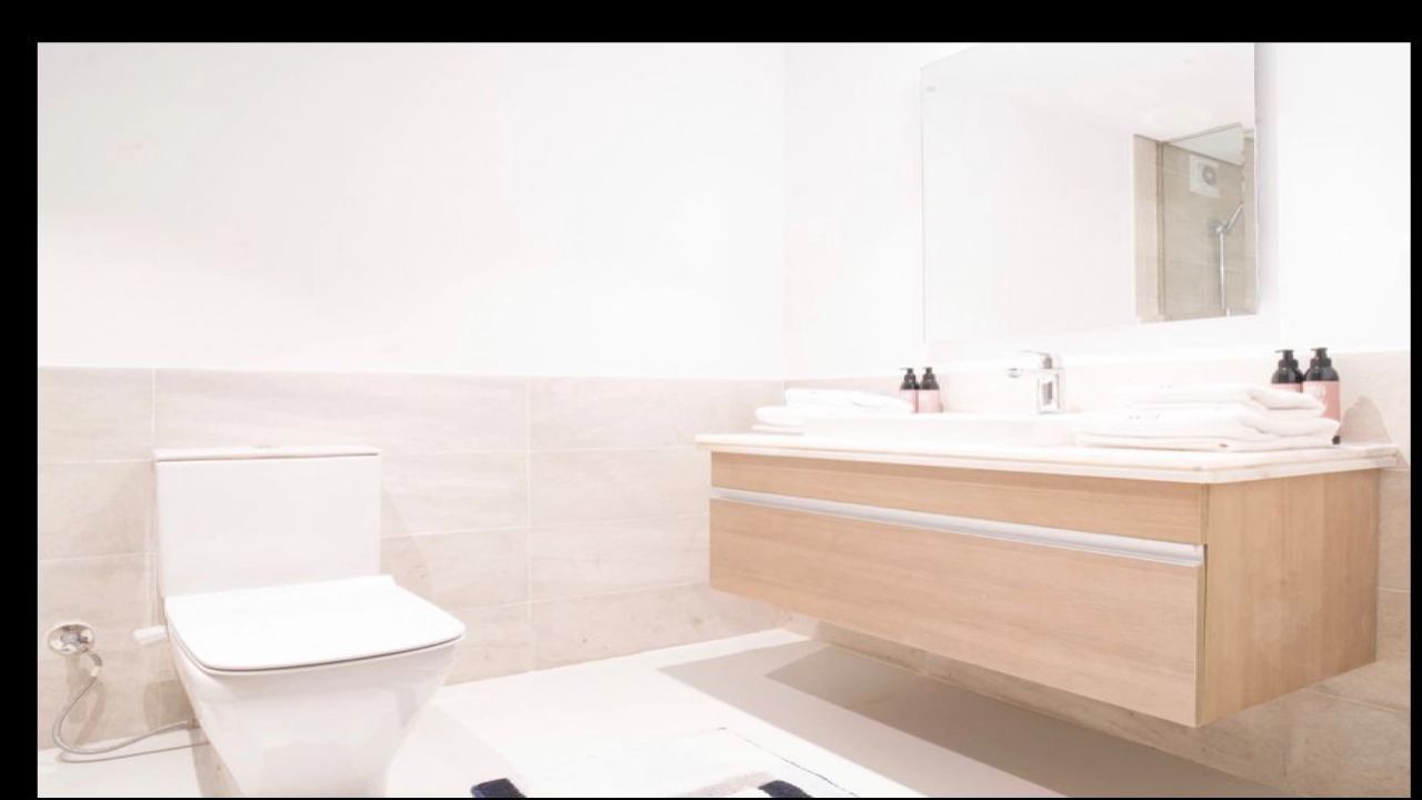 بنتهوس 2 غرفة للأيجار بالساحل الشمالي قرية مراسي