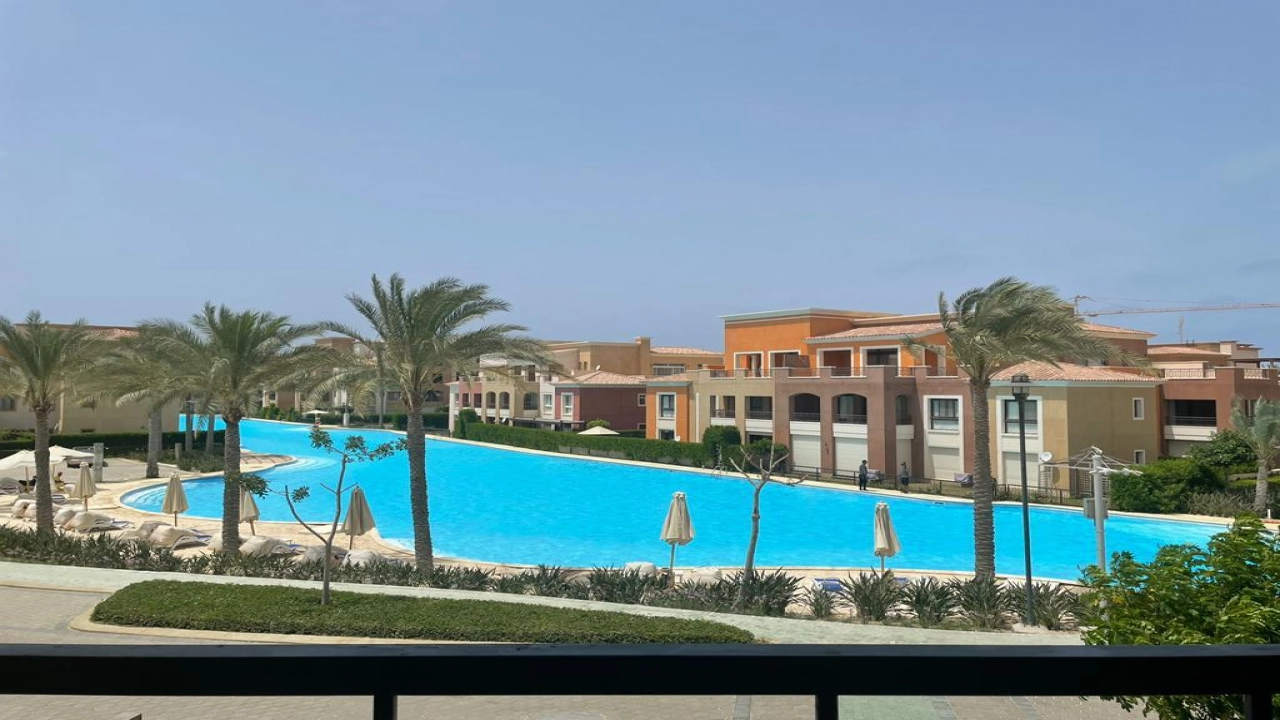 شالية 3غرفة للأيجار بالساحل الشمالي بقرية مراسي (فيردي)