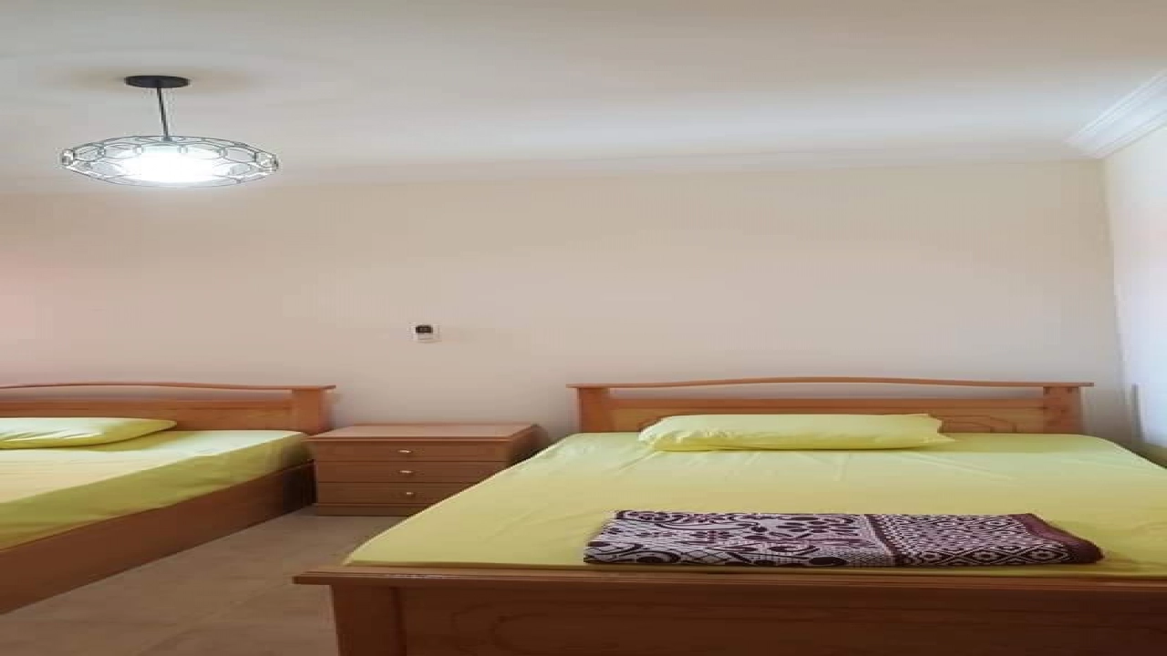 شالية للإيجار في قرية نيس الساحل الشمالي 3 غرف نوم