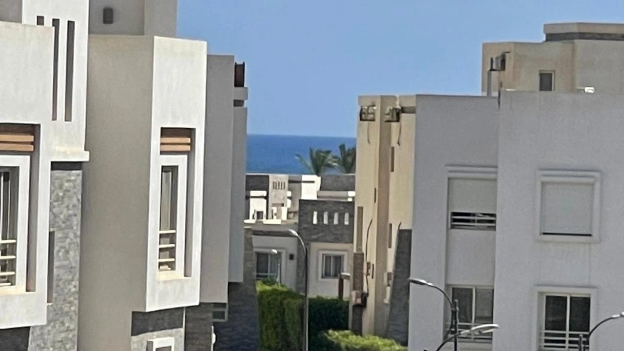 شالية للإيجار في امواج الساحل الشمالي 3 غرف نوم