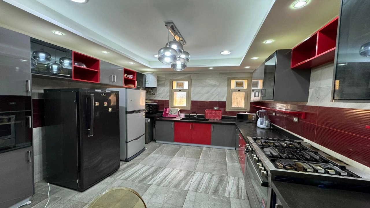 فيلا للبيع في مارينا 5