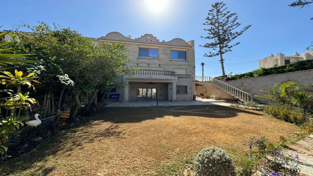 فيلا للبيع في مارينا 5