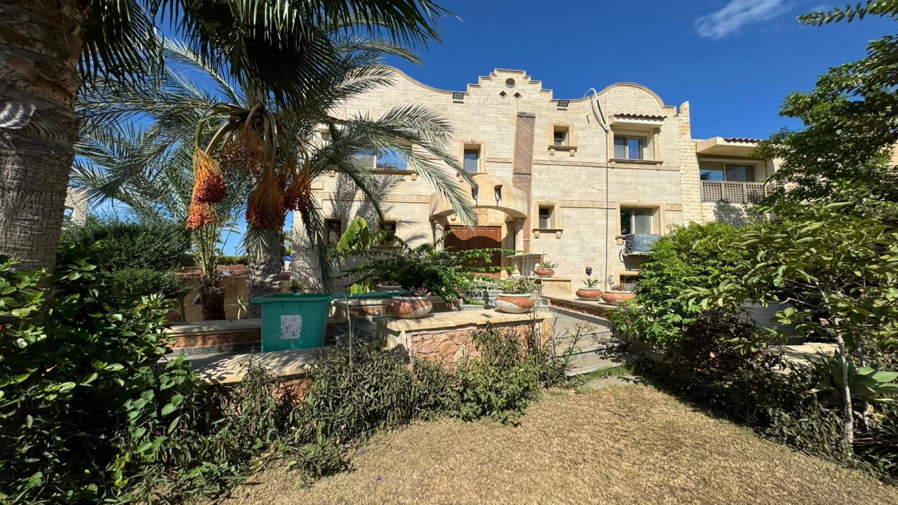 فيلا للبيع في مارينا 5