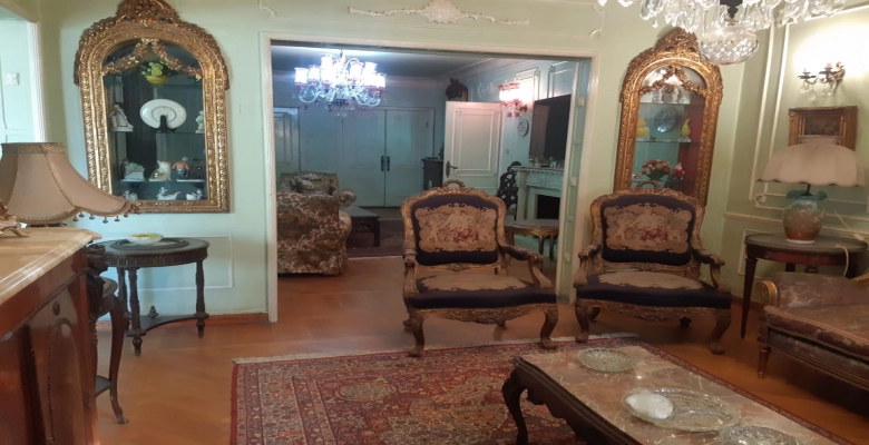 شقة للإيجار  في المهندسين تحتوي علي 4 غرف نوم + ريسبشن 3 قطع + 2 حمام + بلكونة بطول الشقة