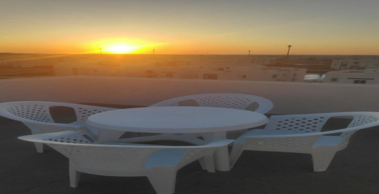 متاح شاليه مميز للايجار بقريه أمواج 3 غرف