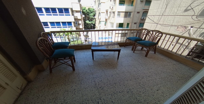 شقة للايجارفى المهندسين    شارع الفلاح متفرع  من شارع شهاب