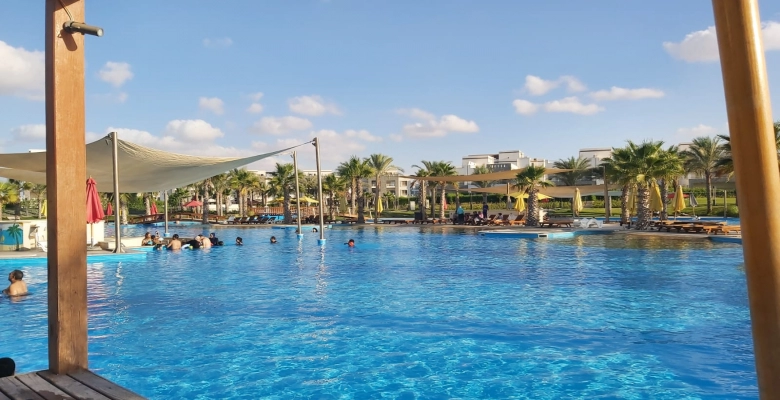 شاليه للايجار في امواج الدور الارضي 2 غرفه