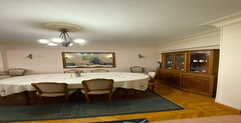 شقة للبيع بالزمالك - شارع ابو الفدا / Apartment for sale or rent in Zamalek - Abu Al Feda Street