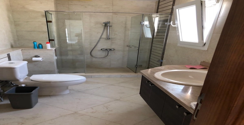 فيلا للبيع في امواج