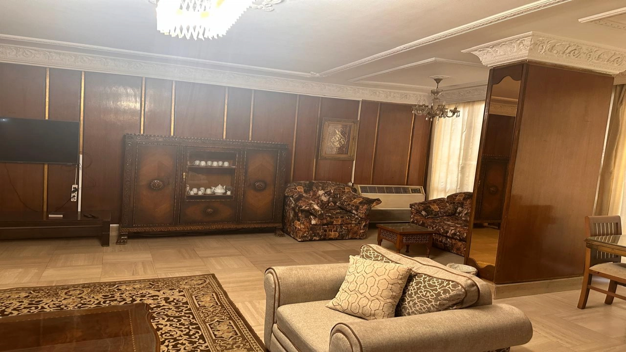 شقه للايجار في شارع الجزيره بالزمالك