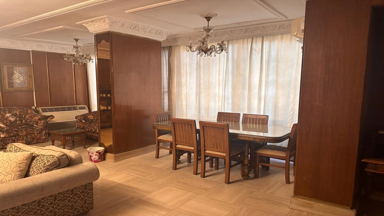 شقه للايجار في شارع الجزيره بالزمالك