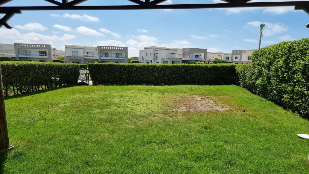 فيلا توين هاوس للبيع - في امواج - الساحل الشمالي