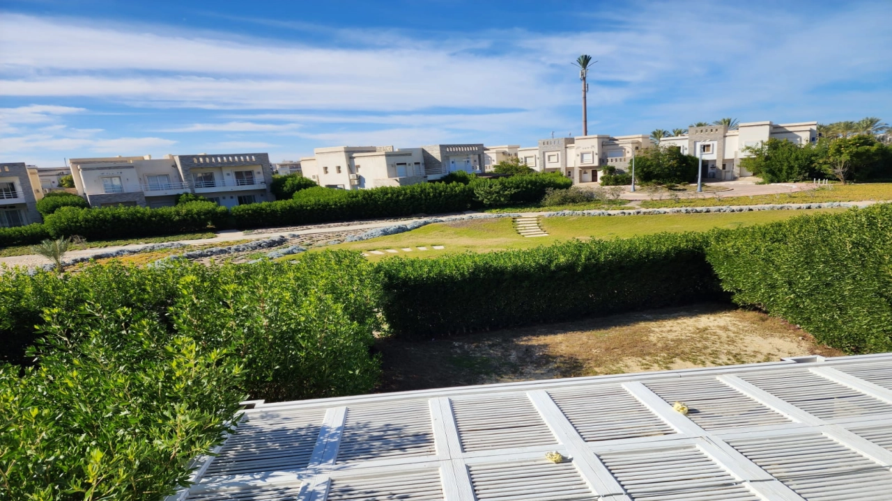 فيلا توين هاوس للبيع - في امواج - الساحل الشمالي