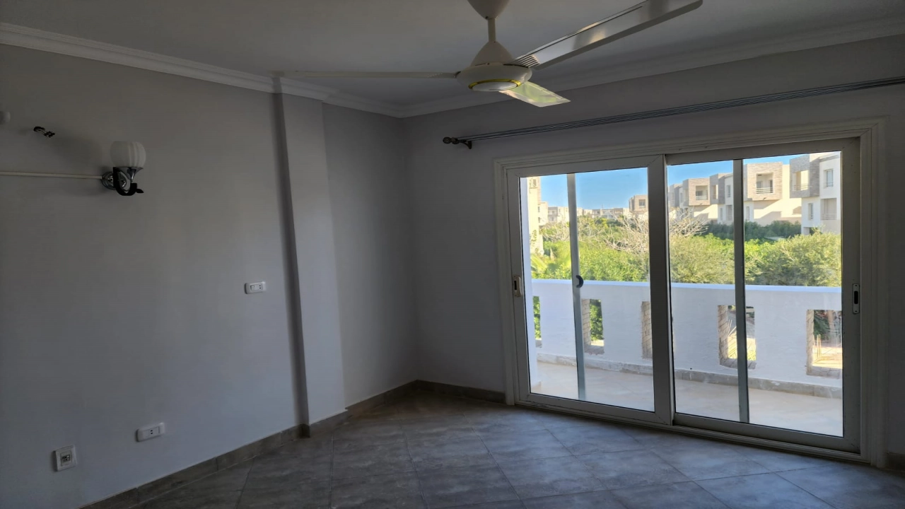 فيلا توين هاوس للبيع - في امواج - الساحل الشمالي