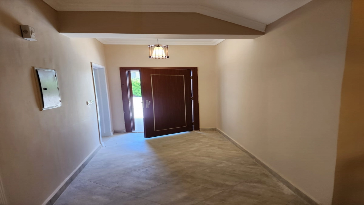 فيلا توين هاوس للبيع - في امواج - الساحل الشمالي