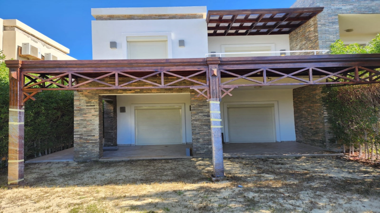 فيلا توين هاوس للبيع - في امواج - الساحل الشمالي